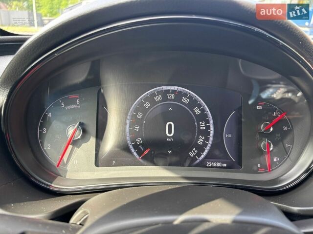 Чорний Опель Інсігнія, об'ємом двигуна 1.96 л та пробігом 235 тис. км за 10300 $, фото 8 на Automoto.ua