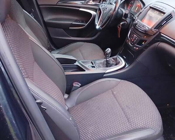 Черный Опель Инсигния, объемом двигателя 1.96 л и пробегом 318 тыс. км за 7900 $, фото 5 на Automoto.ua