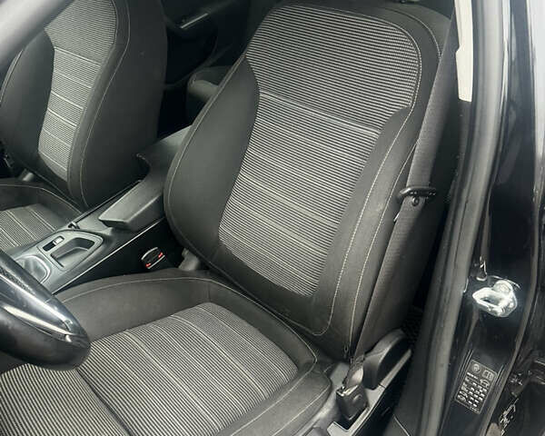 Чорний Опель Інсігнія, об'ємом двигуна 1.6 л та пробігом 210 тис. км за 8400 $, фото 6 на Automoto.ua