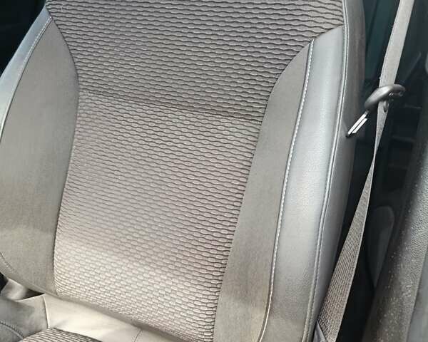 Черный Опель Инсигния, объемом двигателя 2 л и пробегом 252 тыс. км за 9850 $, фото 92 на Automoto.ua