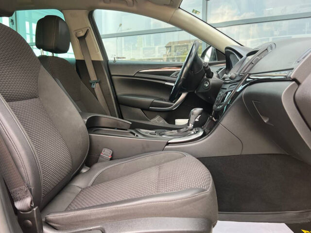 Чорний Опель Інсігнія, об'ємом двигуна 2 л та пробігом 220 тис. км за 12300 $, фото 14 на Automoto.ua