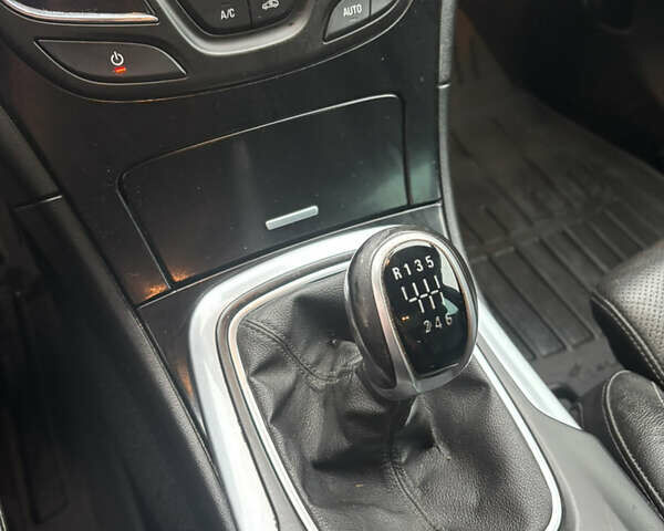 Черный Опель Инсигния, объемом двигателя 1.96 л и пробегом 312 тыс. км за 10500 $, фото 44 на Automoto.ua