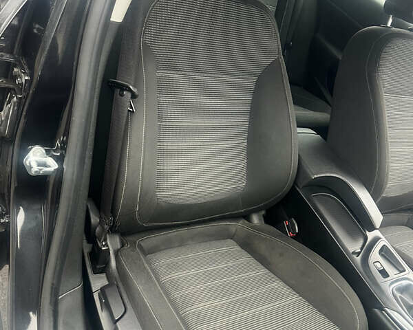 Чорний Опель Інсігнія, об'ємом двигуна 1.6 л та пробігом 210 тис. км за 8400 $, фото 10 на Automoto.ua