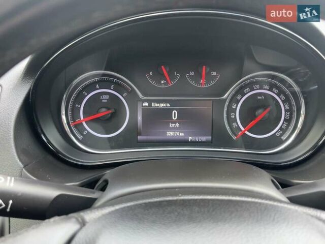 Чорний Опель Інсігнія, об'ємом двигуна 1.96 л та пробігом 328 тис. км за 8250 $, фото 6 на Automoto.ua