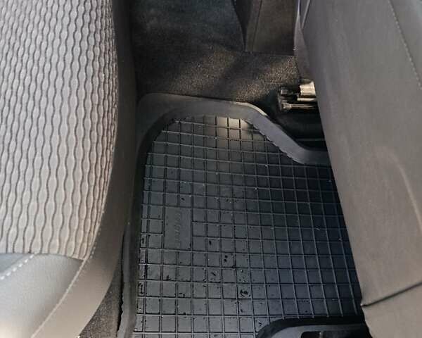 Черный Опель Инсигния, объемом двигателя 2 л и пробегом 252 тыс. км за 9850 $, фото 65 на Automoto.ua