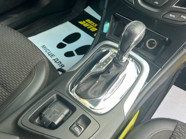 Чорний Опель Інсігнія, об'ємом двигуна 2 л та пробігом 220 тис. км за 12300 $, фото 11 на Automoto.ua