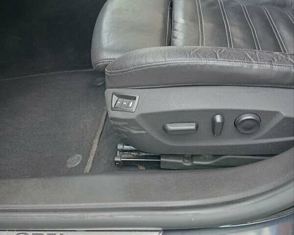 Чорний Опель Інсігнія, об'ємом двигуна 1.96 л та пробігом 198 тис. км за 12500 $, фото 28 на Automoto.ua