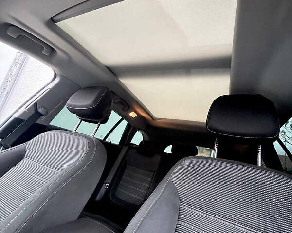 Чорний Опель Інсігнія, об'ємом двигуна 1.6 л та пробігом 304 тис. км за 9100 $, фото 10 на Automoto.ua