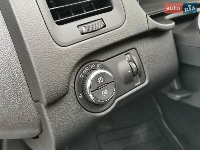 Чорний Опель Інсігнія, об'ємом двигуна 1.96 л та пробігом 205 тис. км за 12999 $, фото 20 на Automoto.ua