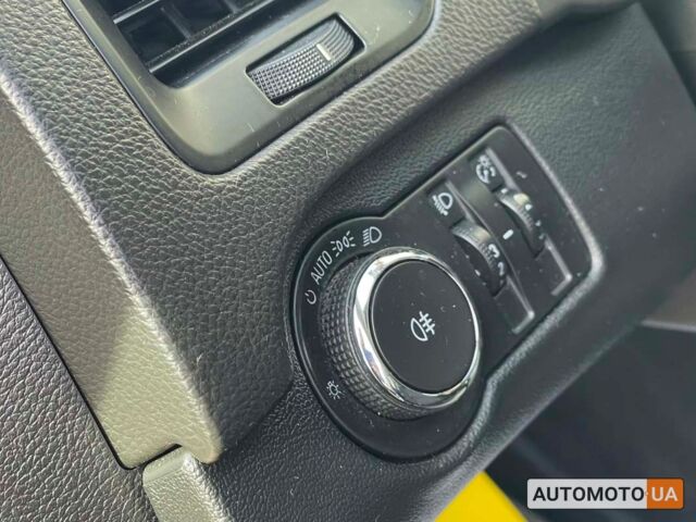 Черный Опель Инсигния, объемом двигателя 2 л и пробегом 219 тыс. км за 9200 $, фото 6 на Automoto.ua