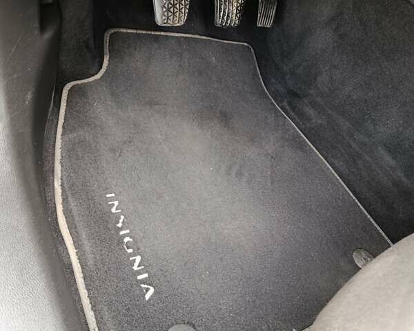 Черный Опель Инсигния, объемом двигателя 2 л и пробегом 252 тыс. км за 9850 $, фото 25 на Automoto.ua