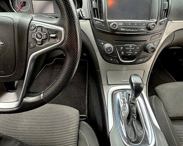 Чорний Опель Інсігнія, об'ємом двигуна 1.6 л та пробігом 304 тис. км за 9100 $, фото 5 на Automoto.ua