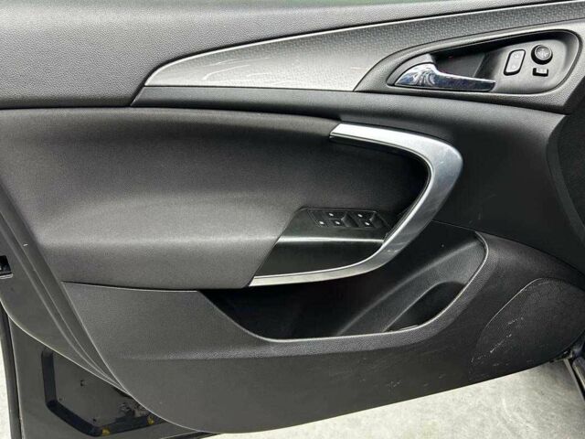 Черный Опель Инсигния, объемом двигателя 2 л и пробегом 324 тыс. км за 10800 $, фото 6 на Automoto.ua