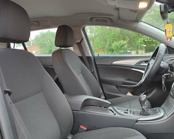 Черный Опель Инсигния, объемом двигателя 1.6 л и пробегом 221 тыс. км за 8694 $, фото 13 на Automoto.ua