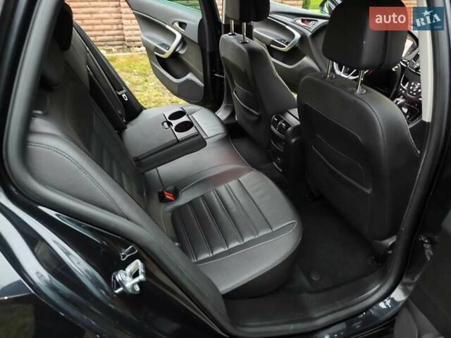 Черный Опель Инсигния, объемом двигателя 1.96 л и пробегом 255 тыс. км за 10999 $, фото 19 на Automoto.ua