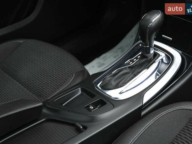 Черный Опель Инсигния, объемом двигателя 1.96 л и пробегом 248 тыс. км за 13500 $, фото 56 на Automoto.ua