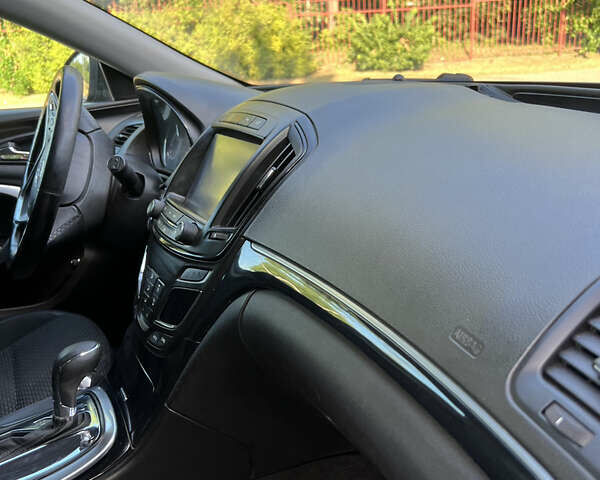 Черный Опель Инсигния, объемом двигателя 1.6 л и пробегом 275 тыс. км за 10500 $, фото 21 на Automoto.ua