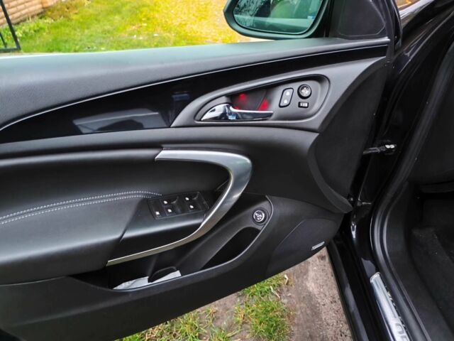 Чорний Опель Інсігнія, об'ємом двигуна 2 л та пробігом 255 тис. км за 10999 $, фото 11 на Automoto.ua