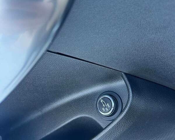 Чорний Опель Інсігнія, об'ємом двигуна 1.96 л та пробігом 165 тис. км за 12850 $, фото 7 на Automoto.ua