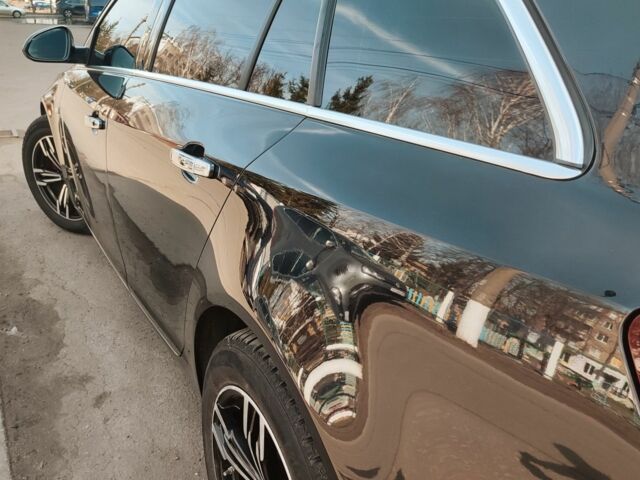 Черный Опель Инсигния, объемом двигателя 1.6 л и пробегом 189 тыс. км за 9800 $, фото 4 на Automoto.ua