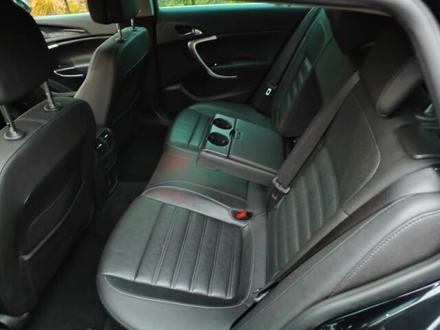 Чорний Опель Інсігнія, об'ємом двигуна 2 л та пробігом 255 тис. км за 10999 $, фото 15 на Automoto.ua