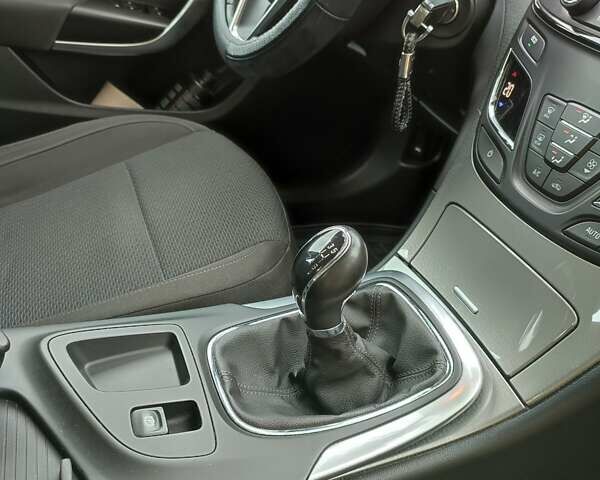 Черный Опель Инсигния, объемом двигателя 1.6 л и пробегом 221 тыс. км за 8694 $, фото 20 на Automoto.ua