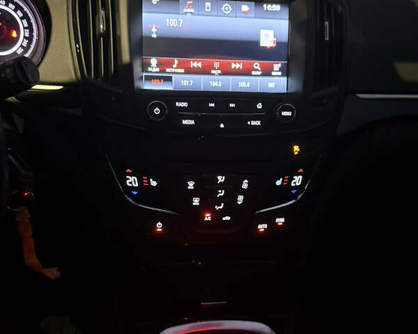 Черный Опель Инсигния, объемом двигателя 1.6 л и пробегом 211 тыс. км за 10900 $, фото 10 на Automoto.ua