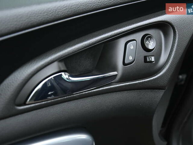 Черный Опель Инсигния, объемом двигателя 1.96 л и пробегом 248 тыс. км за 13500 $, фото 22 на Automoto.ua