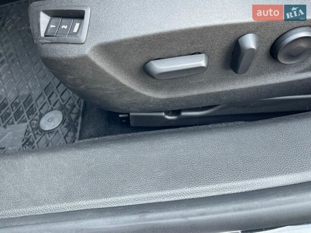 Черный Опель Инсигния, объемом двигателя 1.6 л и пробегом 250 тыс. км за 9000 $, фото 22 на Automoto.ua