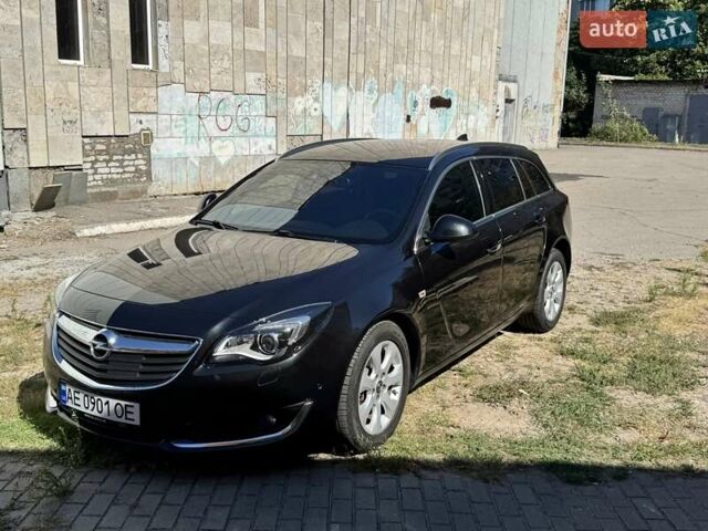 Черный Опель Инсигния, объемом двигателя 1.6 л и пробегом 154 тыс. км за 12300 $, фото 2 на Automoto.ua