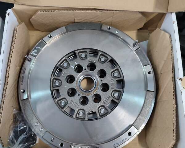 Черный Опель Инсигния, объемом двигателя 1.6 л и пробегом 221 тыс. км за 8694 $, фото 6 на Automoto.ua