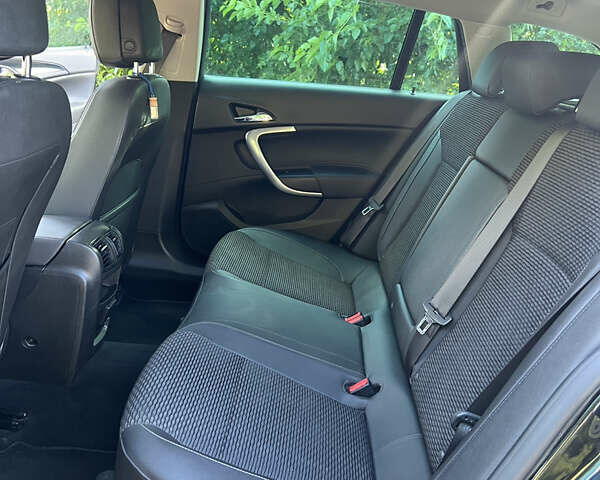 Черный Опель Инсигния, объемом двигателя 1.6 л и пробегом 275 тыс. км за 10500 $, фото 26 на Automoto.ua