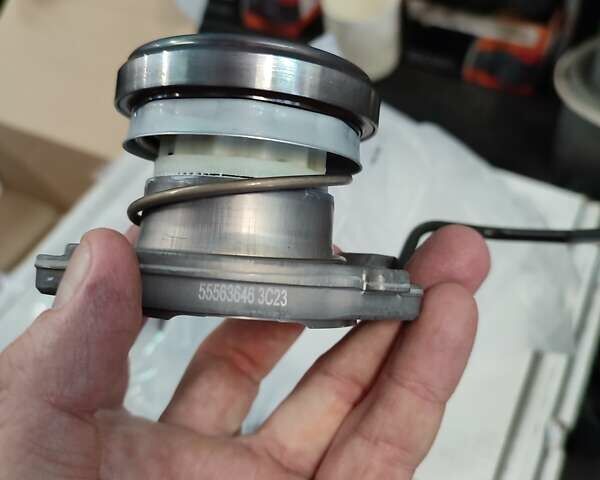 Черный Опель Инсигния, объемом двигателя 1.6 л и пробегом 221 тыс. км за 8694 $, фото 8 на Automoto.ua