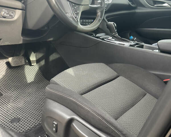 Черный Опель Инсигния, объемом двигателя 1.6 л и пробегом 190 тыс. км за 15800 $, фото 33 на Automoto.ua