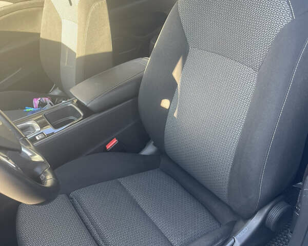 Черный Опель Инсигния, объемом двигателя 1.6 л и пробегом 190 тыс. км за 15800 $, фото 71 на Automoto.ua