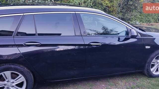 Черный Опель Инсигния, объемом двигателя 1.96 л и пробегом 199 тыс. км за 14300 $, фото 5 на Automoto.ua