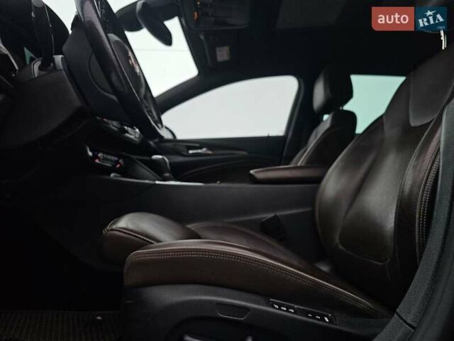 Чорний Опель Інсігнія, об'ємом двигуна 1.96 л та пробігом 210 тис. км за 17000 $, фото 10 на Automoto.ua