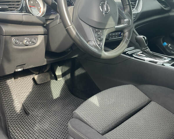 Черный Опель Инсигния, объемом двигателя 1.6 л и пробегом 190 тыс. км за 15800 $, фото 34 на Automoto.ua