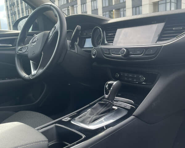 Черный Опель Инсигния, объемом двигателя 1.6 л и пробегом 190 тыс. км за 15800 $, фото 25 на Automoto.ua