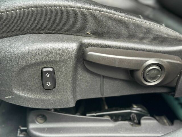 Черный Опель Инсигния, объемом двигателя 2 л и пробегом 324 тыс. км за 13900 $, фото 16 на Automoto.ua