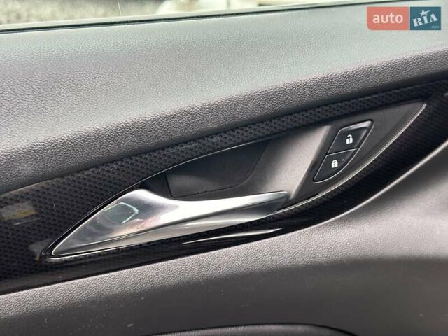 Черный Опель Инсигния, объемом двигателя 1.96 л и пробегом 324 тыс. км за 13900 $, фото 13 на Automoto.ua