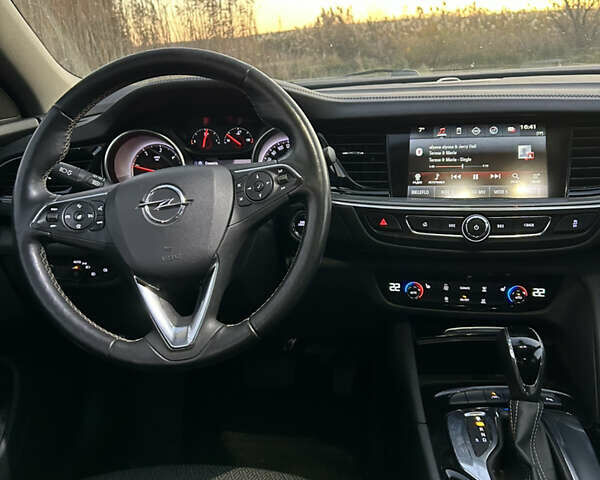 Черный Опель Инсигния, объемом двигателя 1.6 л и пробегом 200 тыс. км за 16000 $, фото 11 на Automoto.ua