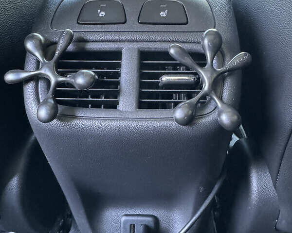 Чорний Опель Інсігнія, об'ємом двигуна 1.96 л та пробігом 240 тис. км за 13999 $, фото 18 на Automoto.ua