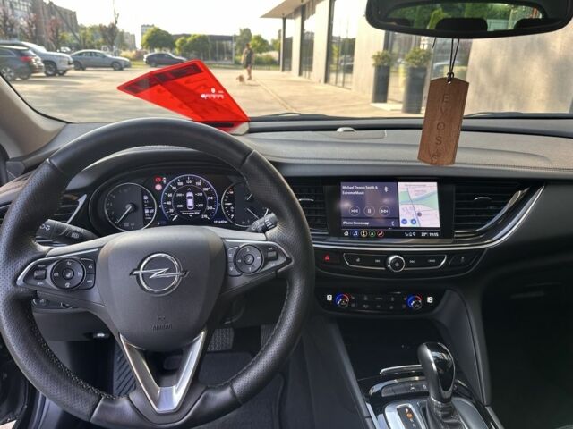 Черный Опель Инсигния, объемом двигателя 2 л и пробегом 196 тыс. км за 17000 $, фото 6 на Automoto.ua