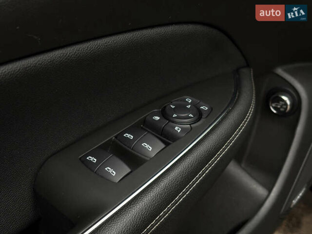 Чорний Опель Інсігнія, об'ємом двигуна 2 л та пробігом 167 тис. км за 22900 $, фото 15 на Automoto.ua