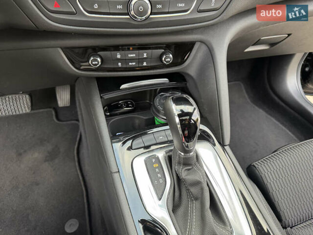 Чорний Опель Інсігнія, об'ємом двигуна 1.96 л та пробігом 213 тис. км за 18422 $, фото 25 на Automoto.ua