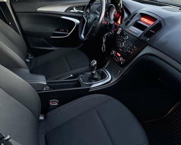 Черный Опель Инсигния, объемом двигателя 1.96 л и пробегом 242 тыс. км за 6999 $, фото 11 на Automoto.ua