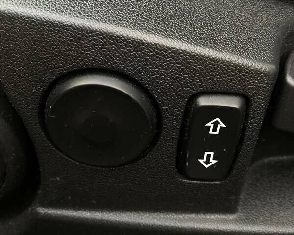 Чорний Опель Інсігнія, об'ємом двигуна 1.96 л та пробігом 264 тис. км за 5800 $, фото 19 на Automoto.ua