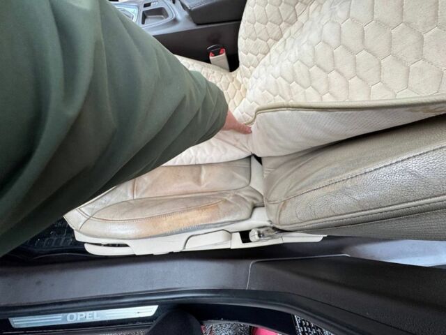 Черный Опель Инсигния, объемом двигателя 2 л и пробегом 266 тыс. км за 7700 $, фото 12 на Automoto.ua