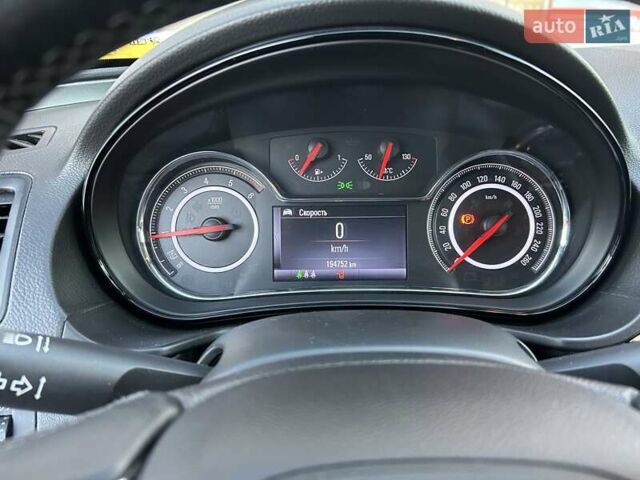 Черный Опель Инсигния, объемом двигателя 1.96 л и пробегом 196 тыс. км за 10999 $, фото 9 на Automoto.ua